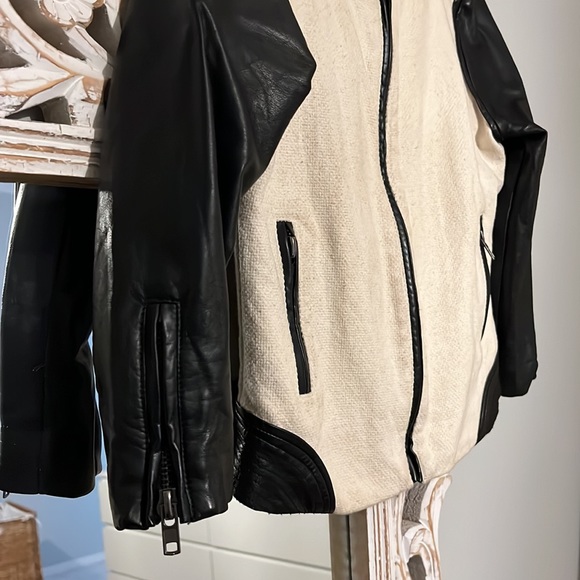 Leather jacket - Picture 4 of 5